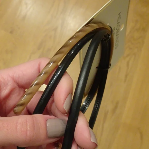 Brand New Scünci Thin Plastic Headbands No-Slip Grip Black & Brown/Tan Set of 3 - Picture 2 of 4